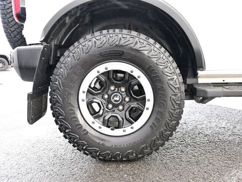 Used 2024 Ford Bronco Outer Banks w/ Sasquatch Package image 9