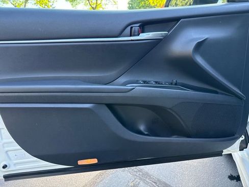 Used 2018 Toyota Camry SE FWD image 10