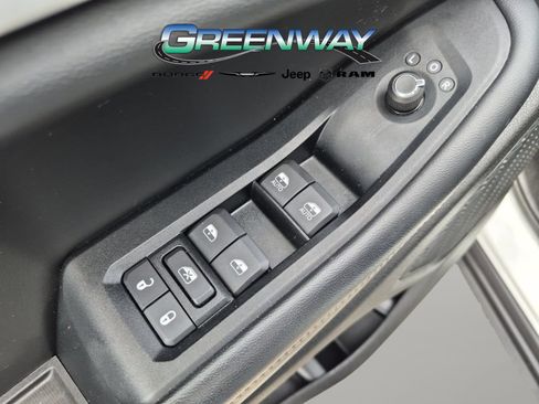 Used 2023 Jeep Grand Cherokee L Limited AWD/4WD image 16