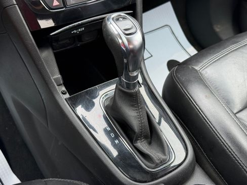 Used 2020 Buick Encore Essence FWD image 17
