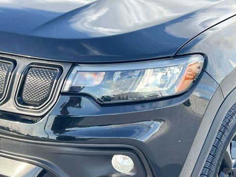 Used 2022 Jeep Compass Altitude w/ Sun and Sound Group image 11