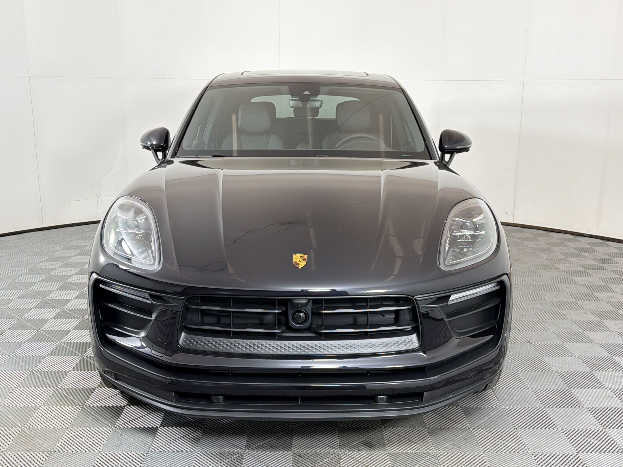 Used 2026 Porsche Macan AWD/4WD image 7