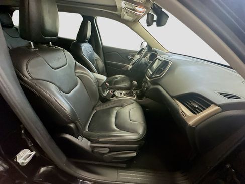 Used 2018 Jeep Cherokee Limited image 34