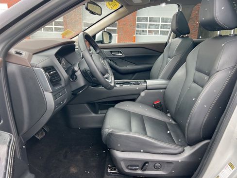 Used 2021 Nissan Rogue SL image 13