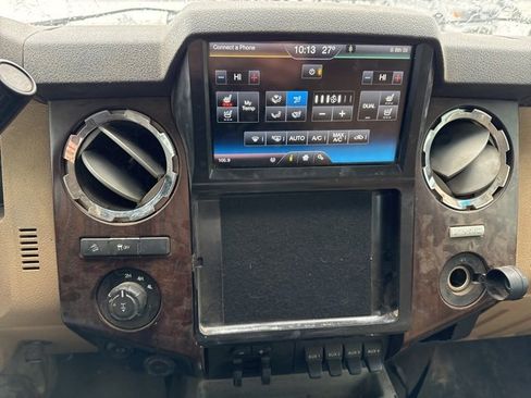 Used 2015 Ford F350 Lariat w/ Lariat Interior Package image 16