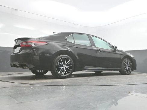 Used 2024 Toyota Camry SE image 38