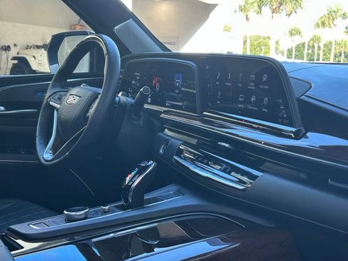Used 2021 Cadillac Escalade ESV Sport Platinum RWD image 28