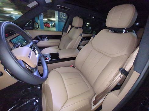 New 2026 Land Rover Range Rover Long Wheelbase SE AWD/4WD image 15