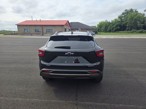 Used 2025 Chevrolet Trax ACTIV w/ Sunroof Package FWD image 6