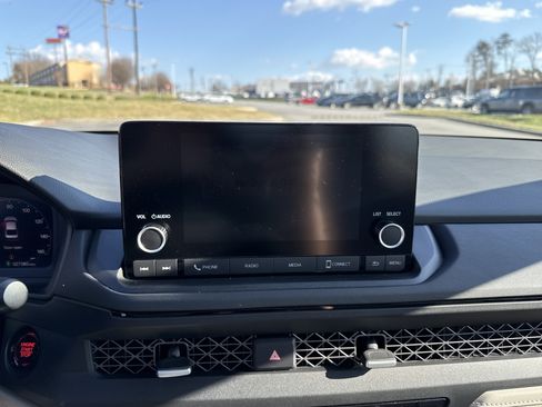 Used 2024 Honda Accord EX image 24