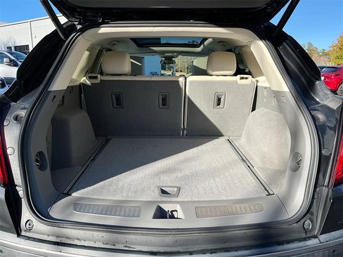 Used 2020 Cadillac XT5 Premium Luxury w/ LPO, Floor Liner Package image 27