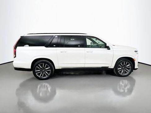 Used 2023 Cadillac Escalade ESV Sport w/ Touring Package image 10