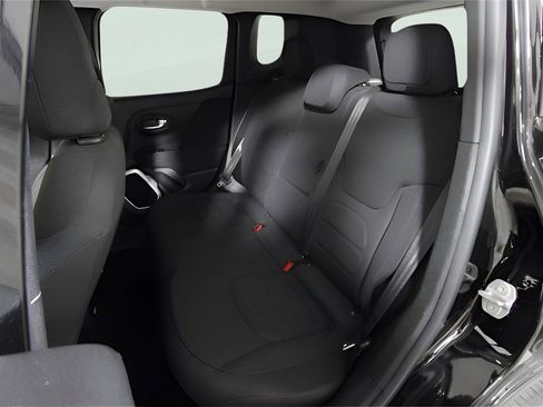 Used 2018 Jeep Renegade Latitude w/ Safety & Security Group image 33