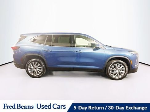 Used 2025 Buick Enclave Preferred FWD image 11