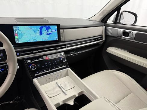 Used 2024 Hyundai Santa Fe SEL FWD image 17