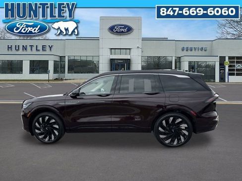 Used 2025 Lincoln Nautilus Black Label w/ Jet Appearance Package AWD/4WD image 7