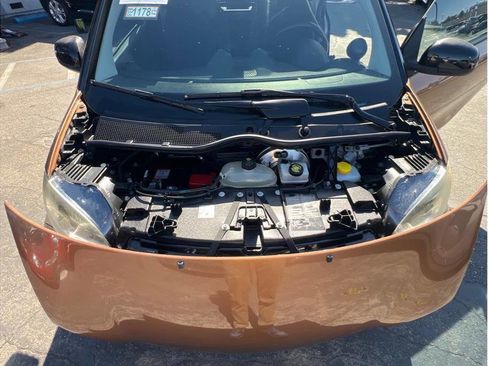 Used 2016 smart fortwo pure RWD image 17