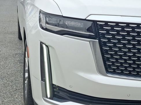 Used 2024 Cadillac Escalade ESV Premium Luxury w/ Performance Package image 9