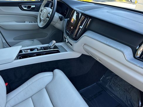 Certified 2023 Volvo XC60 T8 Ultimate image 18