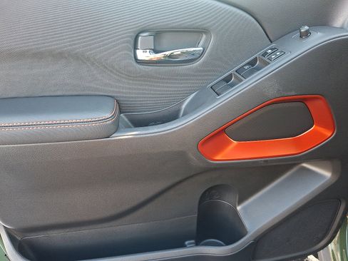 Used 2024 Nissan Frontier PRO-4X w/ Technology Package image 12