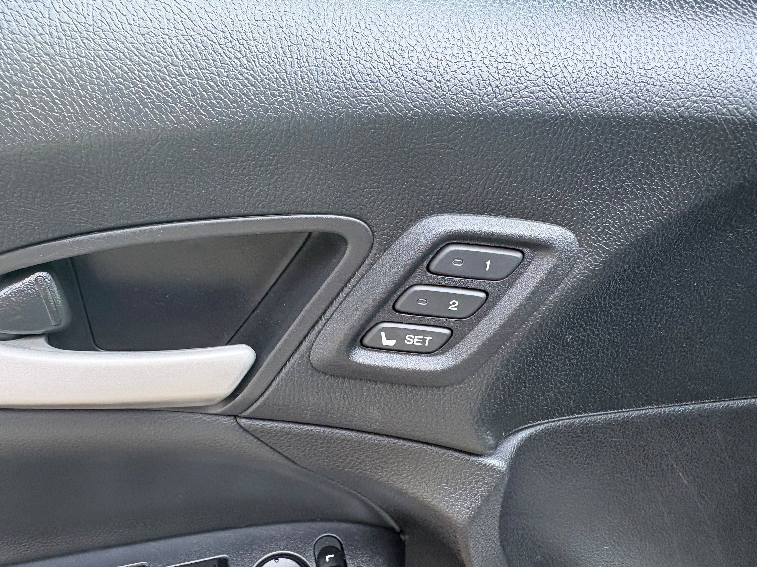 Used 2011 Honda Accord EX-L image 40