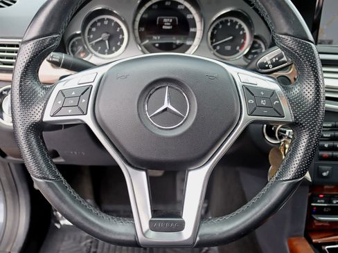 Used 2013 Mercedes-Benz E 350 4MATIC Sedan image 18