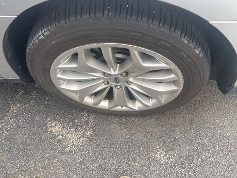 Used 2013 Ford Taurus Limited image 6