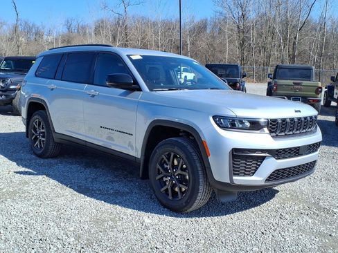New 2026 Jeep Grand Cherokee L 4WD image 4