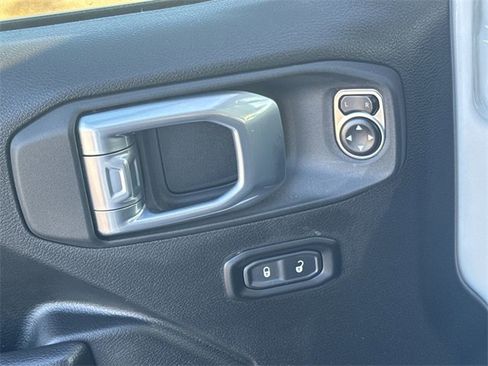 Used 2024 Jeep Wrangler Unlimited image 35