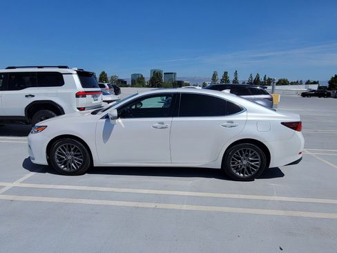 Used 2018 Lexus ES 350 w/ Premier Package image 2