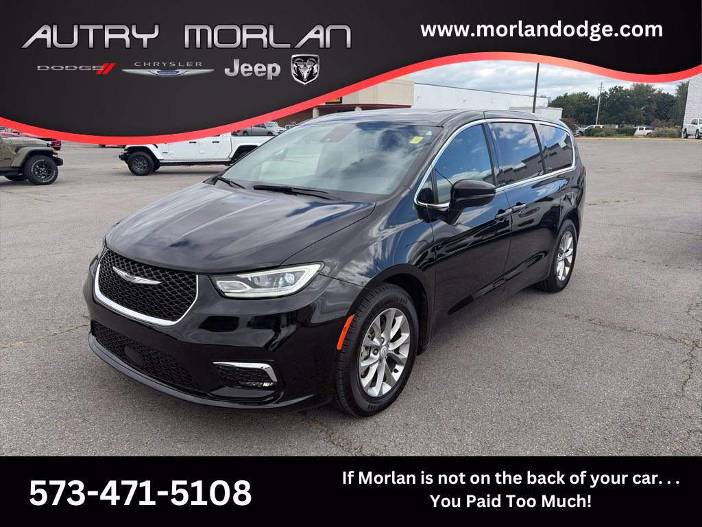 Used 2026 Chrysler Pacifica Limited FWD image 1
