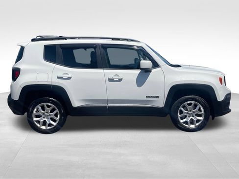 Used 2017 Jeep Renegade Latitude AWD/4WD image 9