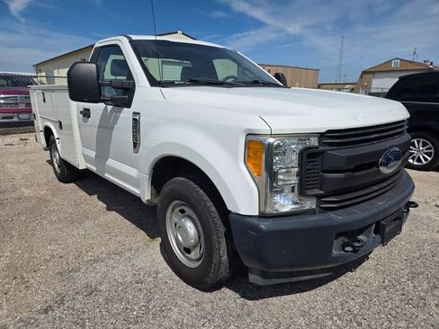 Used 2017 Ford F250 XL RWD image 1