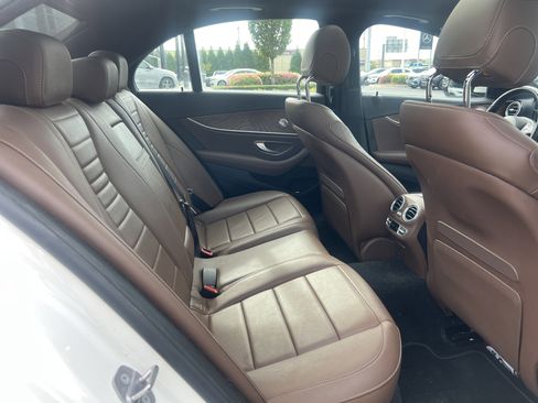 Used 2018 Mercedes-Benz E 400 4MATIC Sedan image 33