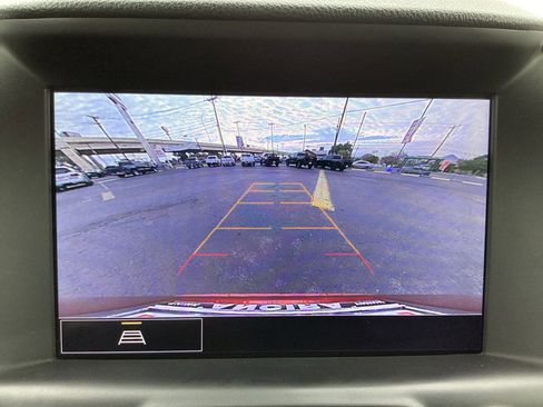 Used 2023 GMC Terrain SLE w/ Driver Convenience Package image 21