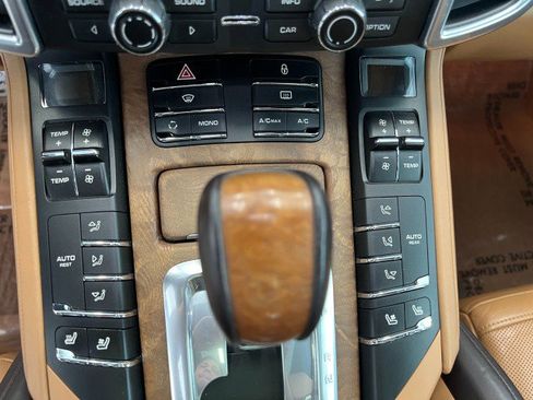 Used 2012 Porsche Cayenne Turbo AWD/4WD image 27