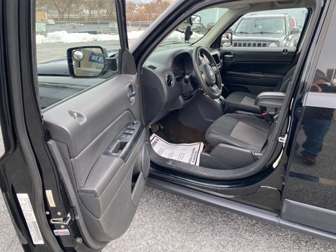 Used 2014 Jeep Patriot Sport w/ Power Value Group image 11