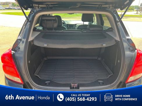 Used 2019 Chevrolet Trax LT w/ LT Convenience Package AWD/4WD image 13