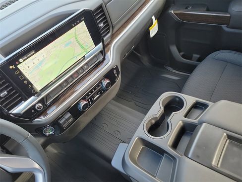 New 2025 GMC Sierra 2500 SLE w/ SLE Convenience Package image 31