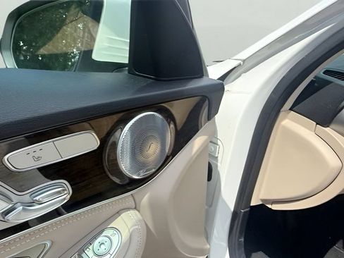 Used 2015 Mercedes-Benz C 300 4MATIC Sedan image 12