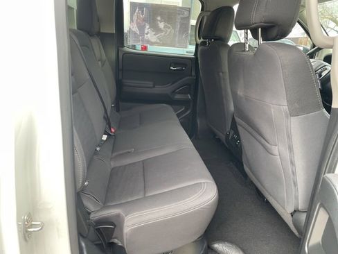 Used 2024 Nissan Frontier SV w/ SV Convenience Package image 14