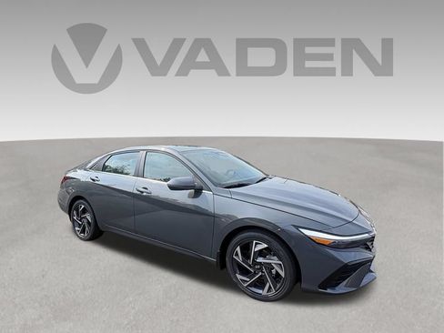 New 2026 Hyundai Elantra Limited FWD image 5