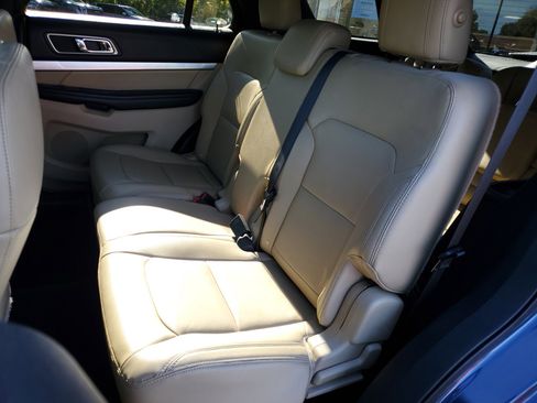 Used 2016 Ford Explorer XLT w/ Equipment Group 202A image 16