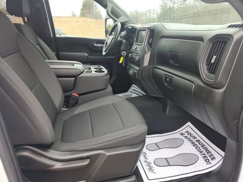 Used 2023 Chevrolet Silverado 2500 Custom w/ Custom Value Package image 34