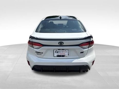 Used 2023 Toyota Corolla SE w/ SE Premium Package FWD image 4