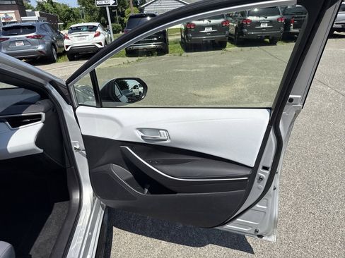 Certified 2022 Toyota Corolla SE image 36
