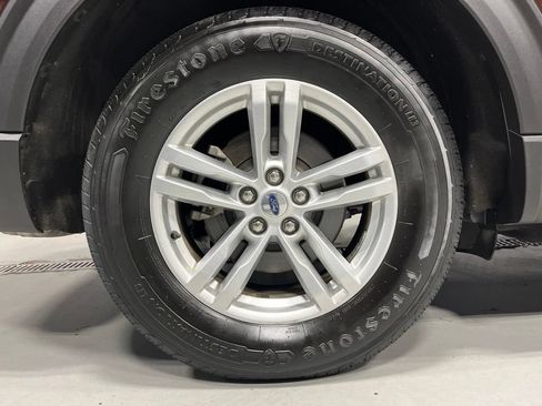 Used 2020 Ford Explorer XLT w/ Comfort Package AWD/4WD image 39