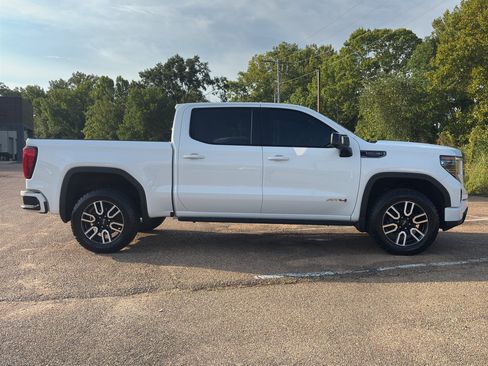 Used 2022 GMC Sierra 1500 AT4 w/ AT4 Premium Package AWD/4WD image 32