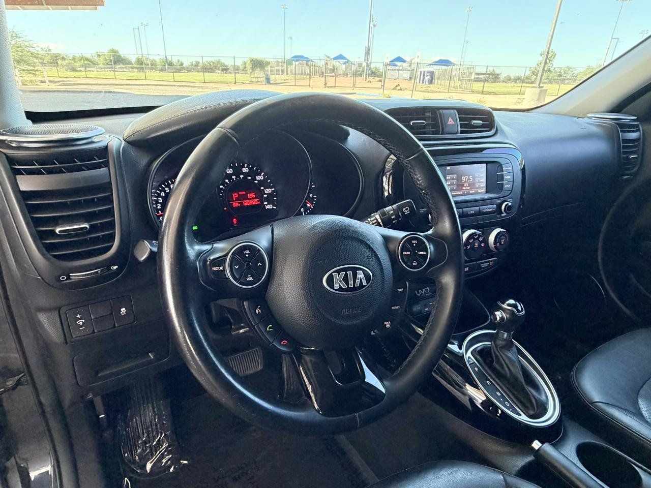 Used 2016 Kia Soul ! FWD image 16