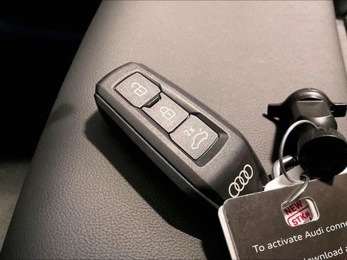 Used 2025 Audi Q6 e-tron Prestige AWD/4WD image 11